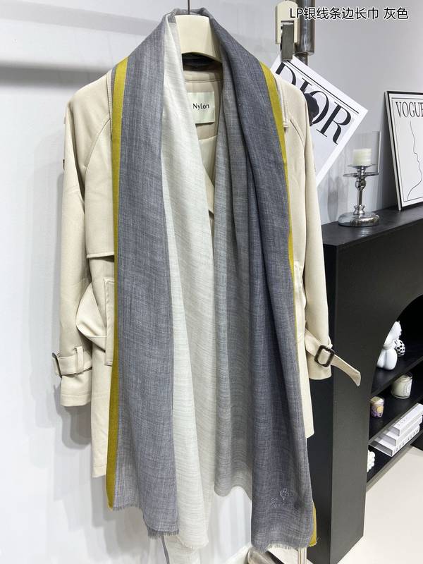 Loro Piana Scarf LPC00057 Loro Piana Scarf LPC00057